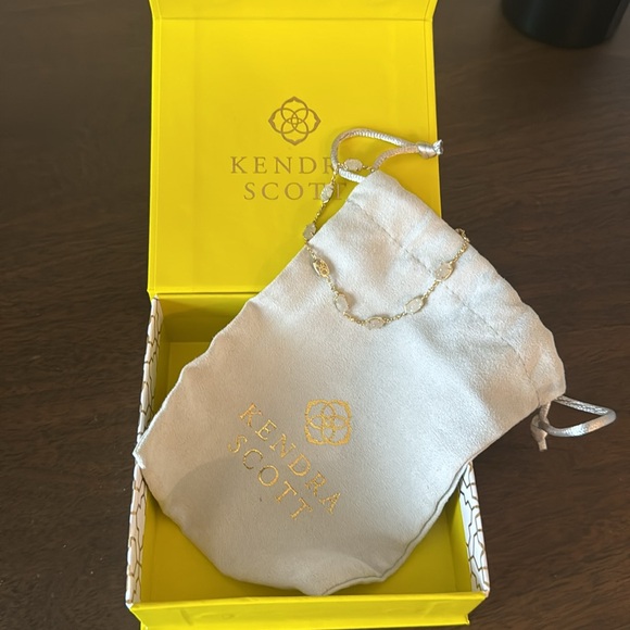 Kendra Scott bracelet. Drusy iridescent stone bracelet. NWOT in original package - Picture 2 of 4